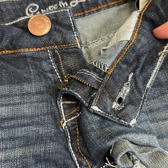 Grace in LA Denim Shorts Women’s Small Distressed Frayed Cutoff Western Style - Picture 11 of 12